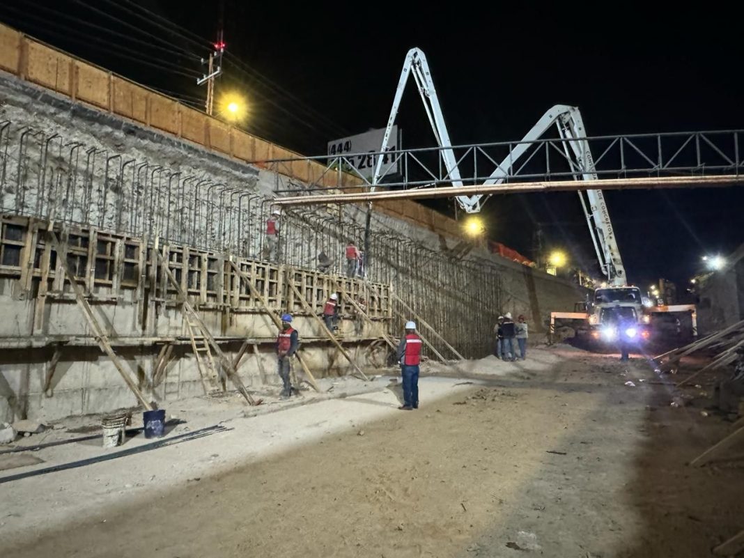 Por obras del Puente Inferior Vehicular Himalaya, cierre vial en tramo de Alpes con Sierra Leona, hacia el poniente