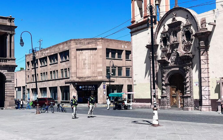 Implementan cierres viales en Centro Histórico por grabación de serie