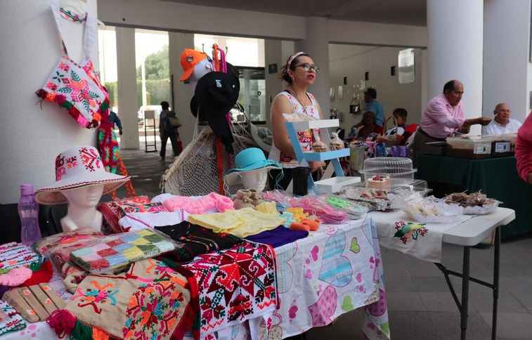 DIF Municipal ofrece espacios a personas con discapacidad para que oferten sus productos