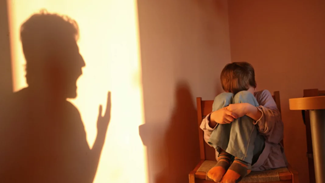 LLAMA SALUD A PREVENIR Y ERRADICAR EL MALTRATO INFANTIL