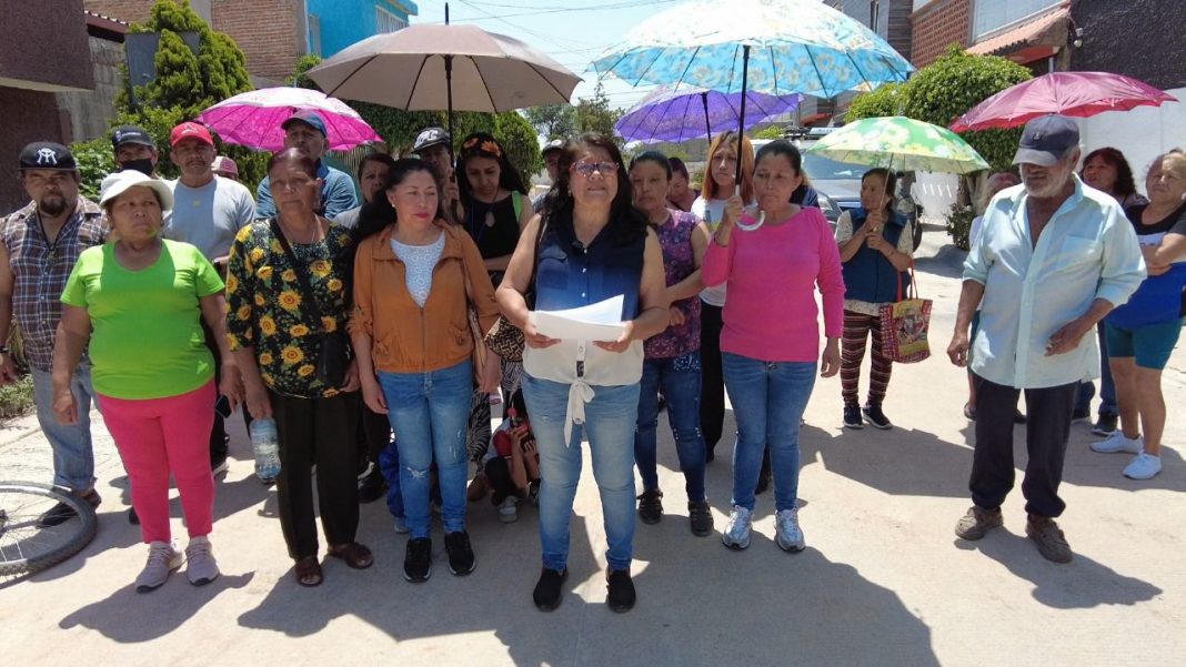 Mejora Interapas suministro de agua en privada de “Comandantes” de la colonia Simón Díaz, tras mantenimiento a la red de agua potable