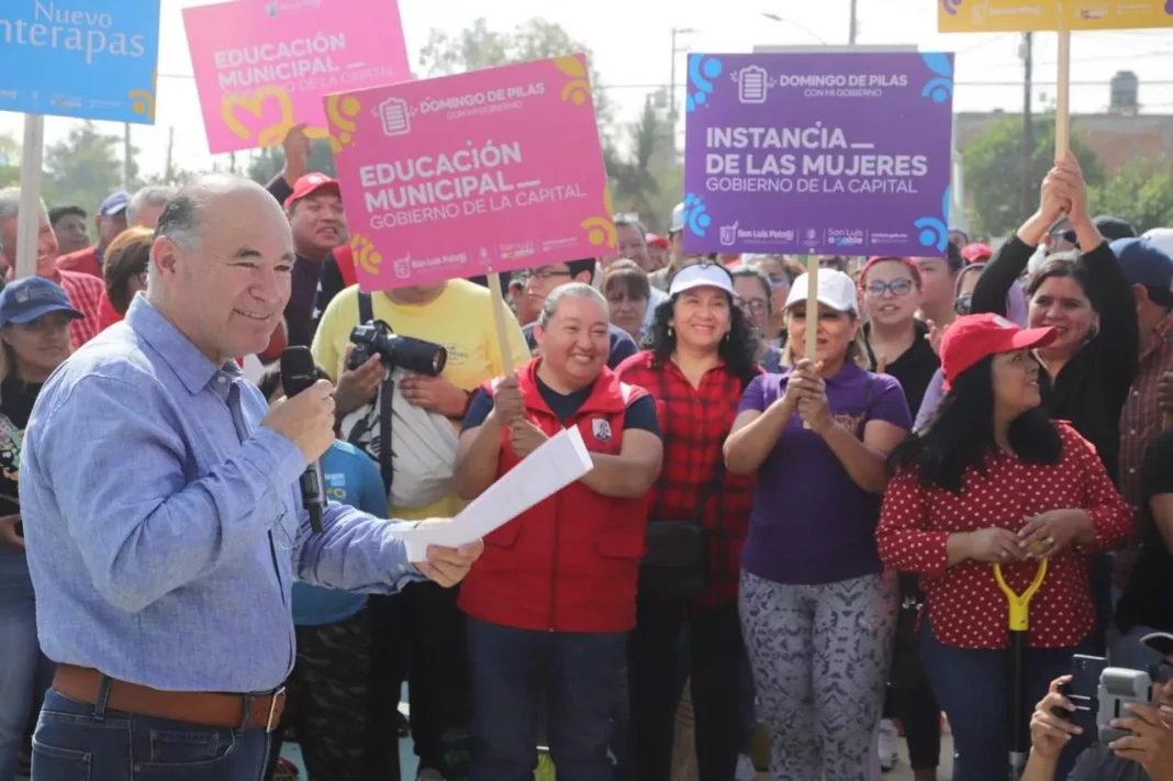 EN EL DOMINGO DE PILAS, EL ALCALDE ENRIQUE GALINDO ANUNCIA LA REGENERACIÓN DE ESPACIOS SOCIALES PARA LA RECREACIÓN FAMILIAR