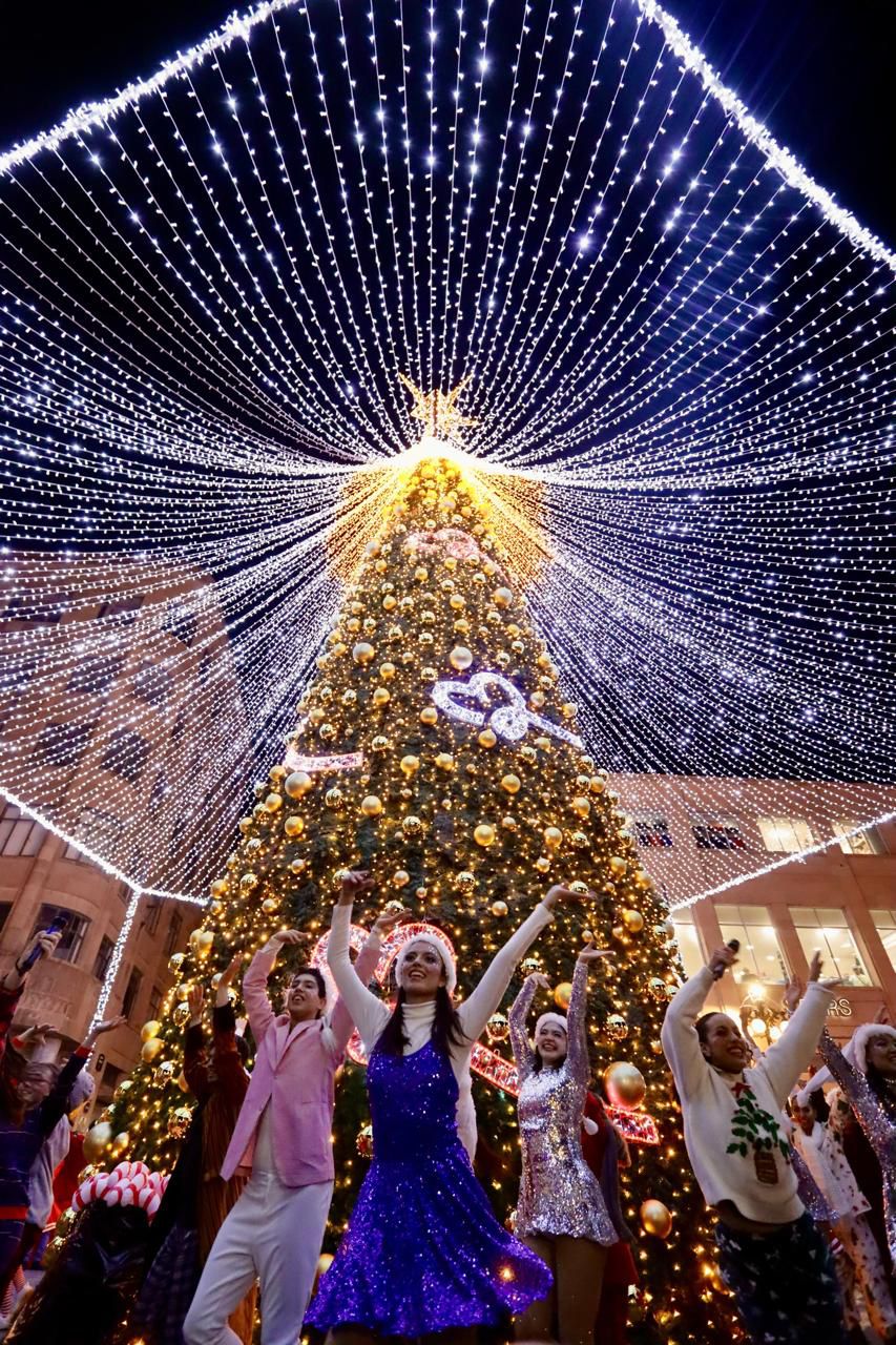 El Presidente Municipal abrió las festividades decembrinas en San Luis Capital, donde también se iluminó la calle Hidalgo, el pasaje Zaragoza y la Plazoleta del Carmen.