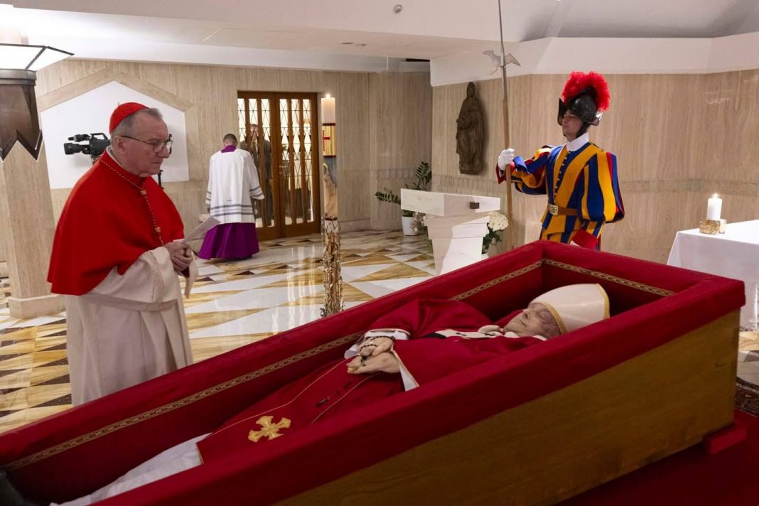 PRIMERAS IMÁGENES DEL FUNERAL DEL PAPA FRANCISCO: EL VATICANO INICIA LOS ACTOS FÚNEBRES