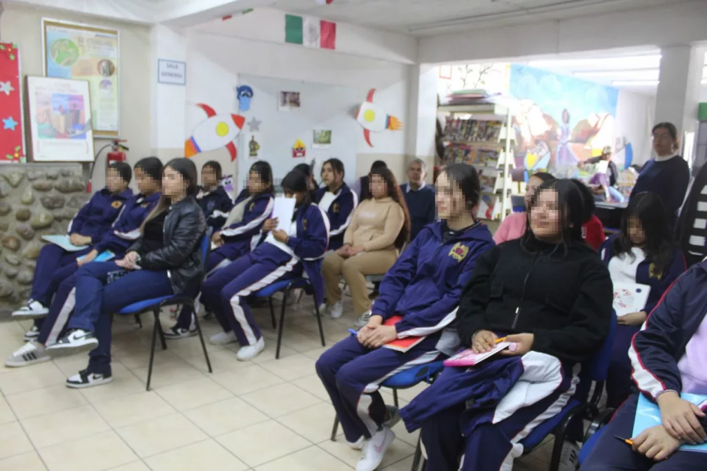 Con ciclo de conferencias, Gobierno de la Capital fomenta vocaciones científicas en niñas y jóvenes