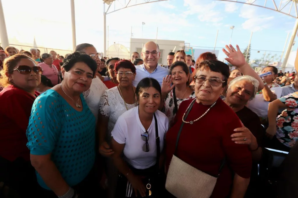 Alcalde Galindo celebra a las madres potosinas de colonias y comunidades, con emotivo homenaje