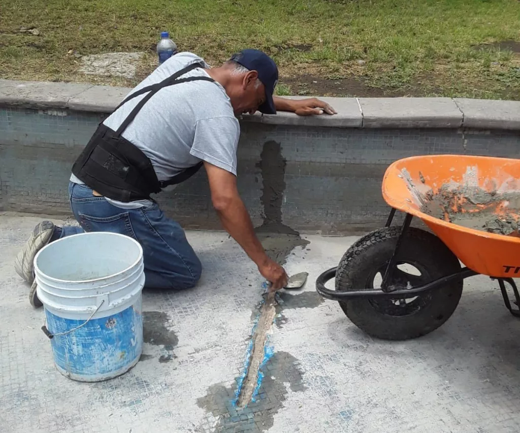 Gobierno de la Capital repara filtraciones en el Lago de los Patos de la Alameda Juan Sarabia