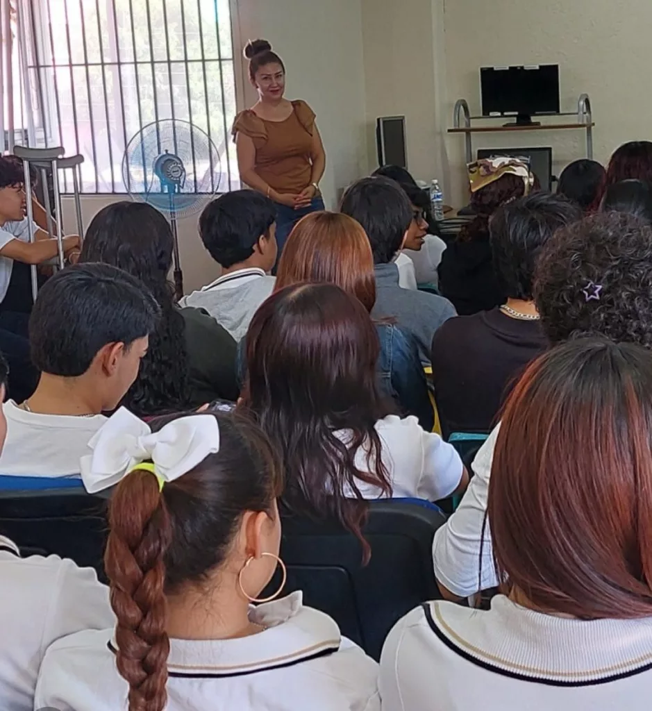 Jóvenes potosinos aprenden sobre relaciones sanas y prevención de la violencia