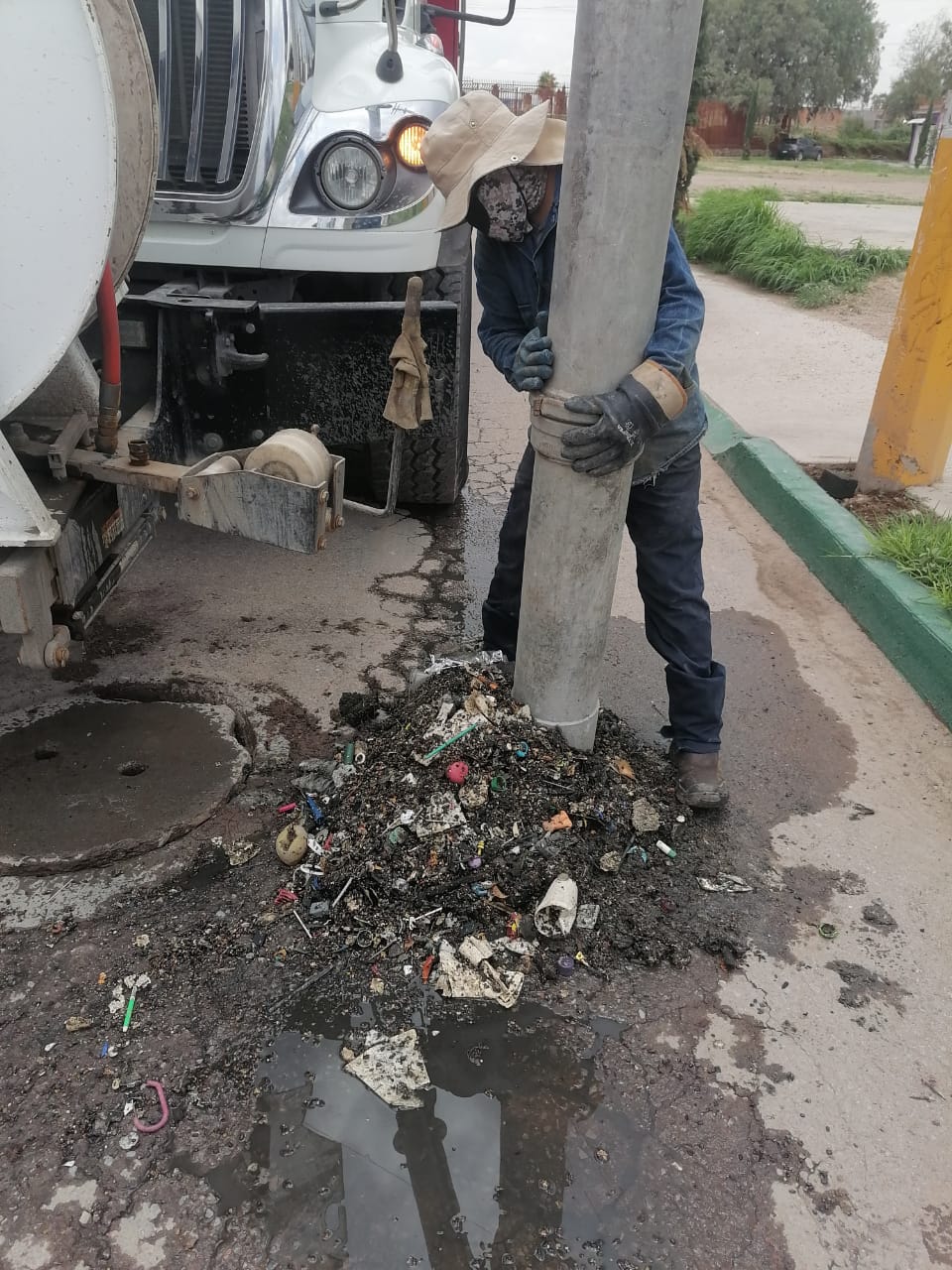 Toallitas, grasas y basura: principales causas de colapso en el drenaje: INTERAPAS