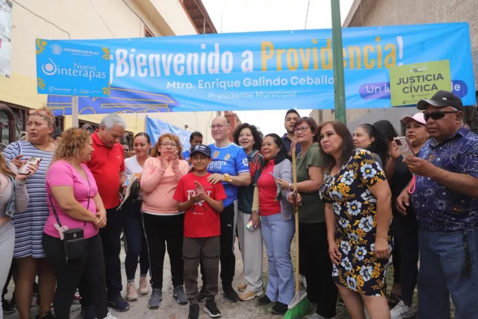 Enrique Galindo lleva obras de pavimentación y alumbrado a la colonia Providencia
