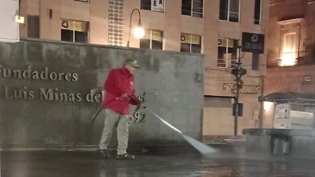 Mantiene ayuntamiento labores nocturnas de limpieza y mantenimiento urbano