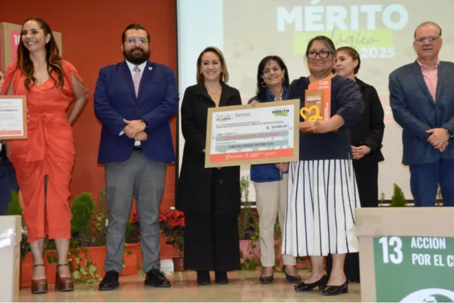 Entrega el Gobierno de la Capital el Premio Municipal al Mérito Ecológico 2025